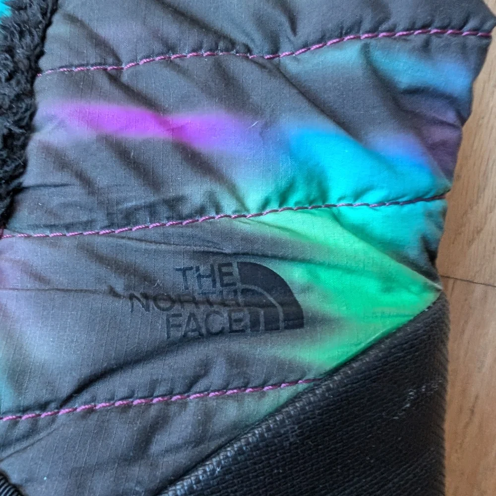 THE NORTH FACE Youth Amore II Insulated Boot Size 5 / Fits WMS 7-7.5